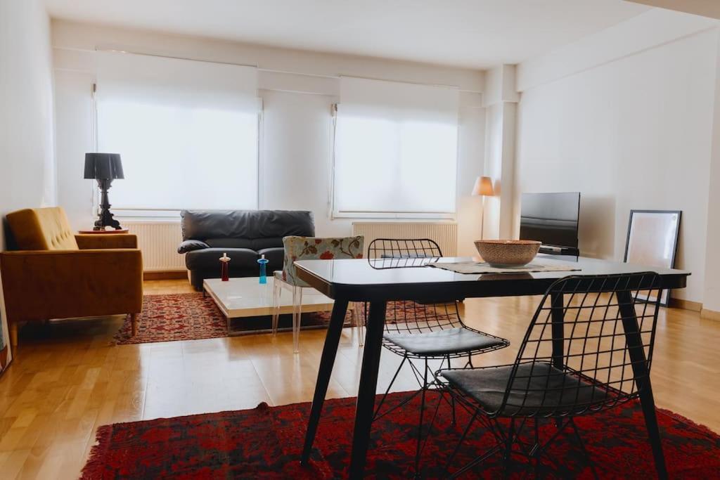 Cosy & Spacious Central Apartment Komotini Bagian luar foto