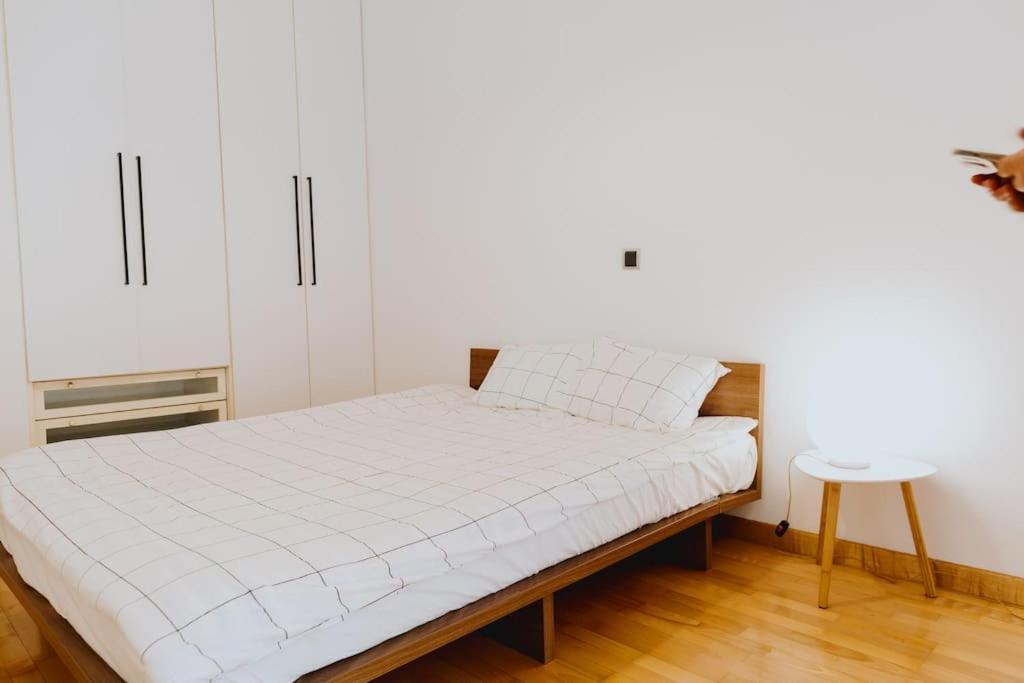 Cosy & Spacious Central Apartment Komotini Bagian luar foto