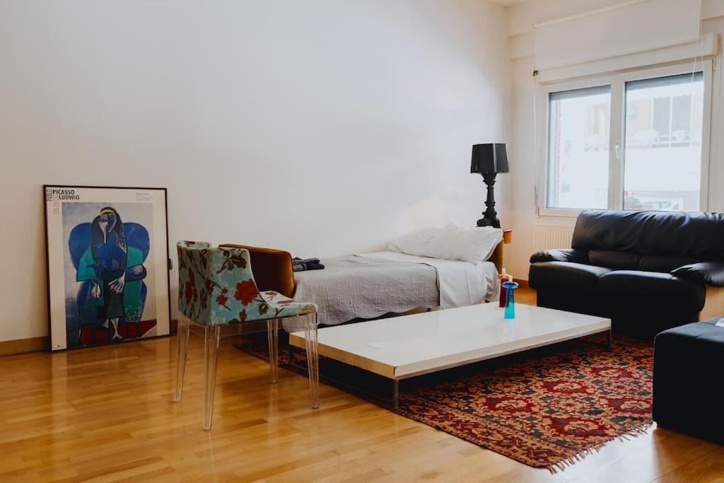Cosy & Spacious Central Apartment Komotini Bagian luar foto