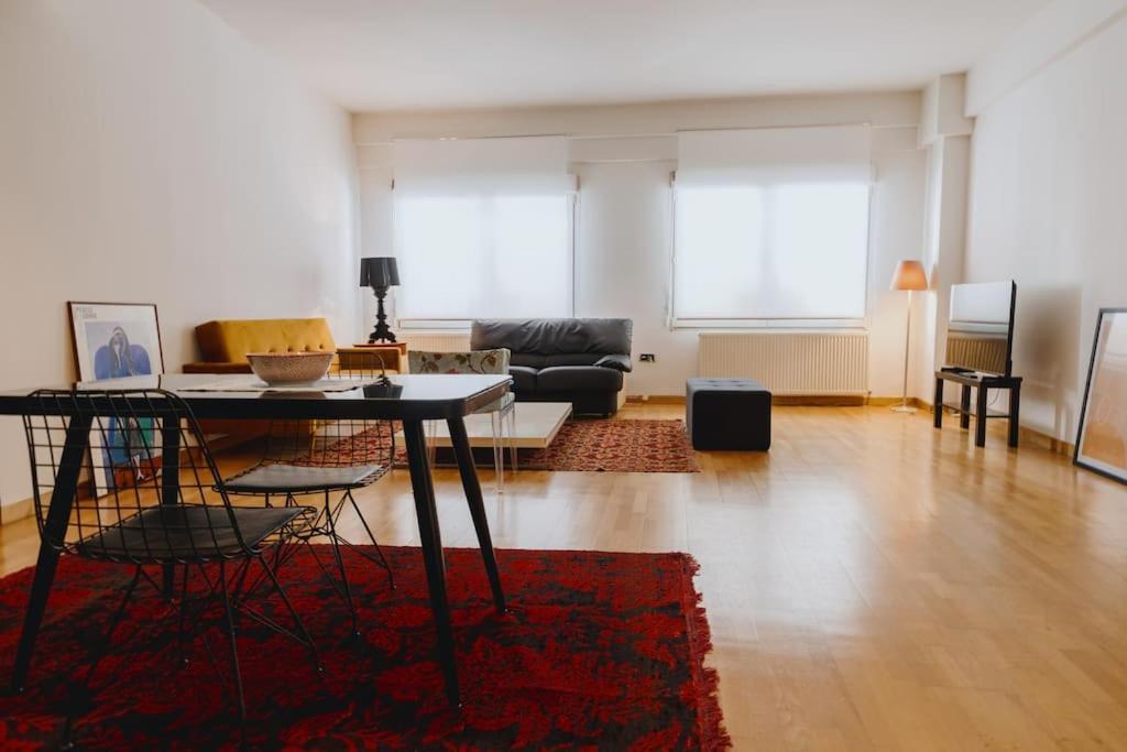 Cosy & Spacious Central Apartment Komotini Bagian luar foto