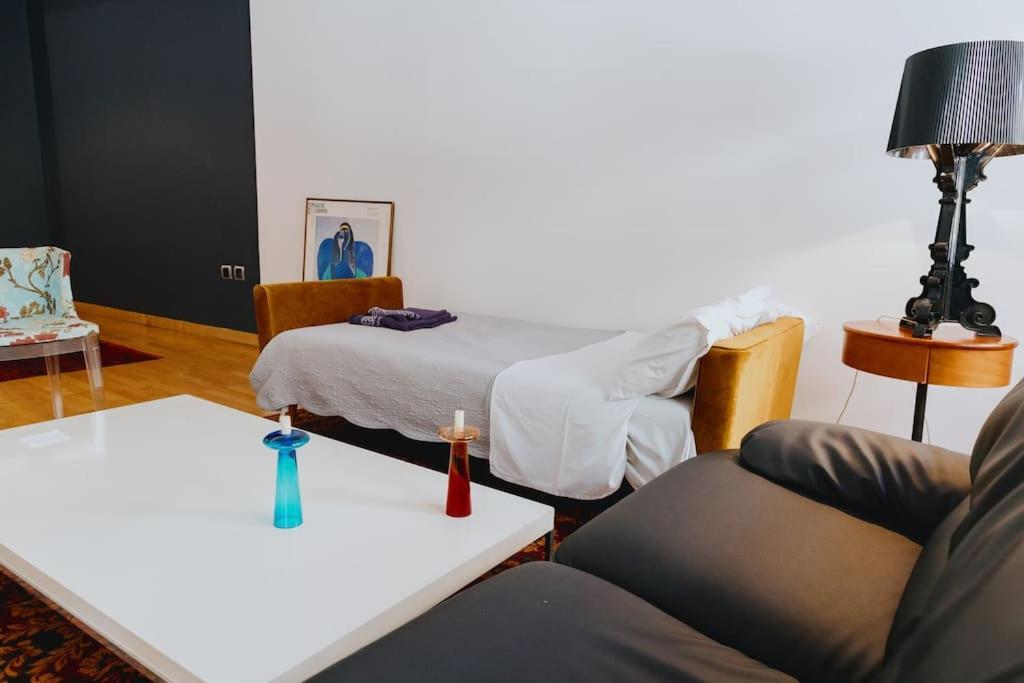 Cosy & Spacious Central Apartment Komotini Bagian luar foto