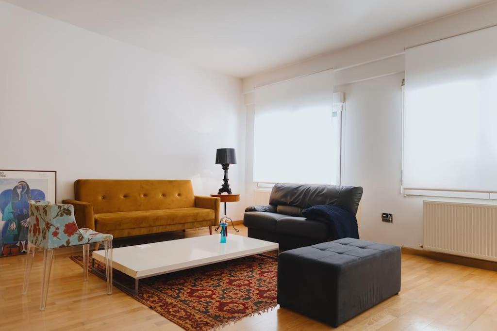 Cosy & Spacious Central Apartment Komotini Bagian luar foto
