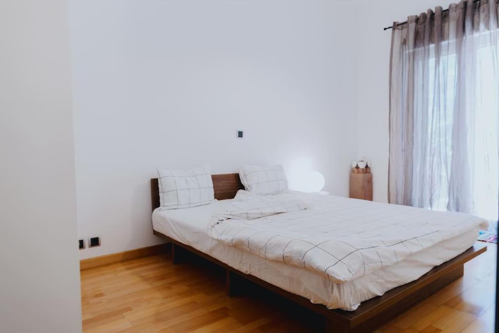 Cosy & Spacious Central Apartment Komotini Bagian luar foto