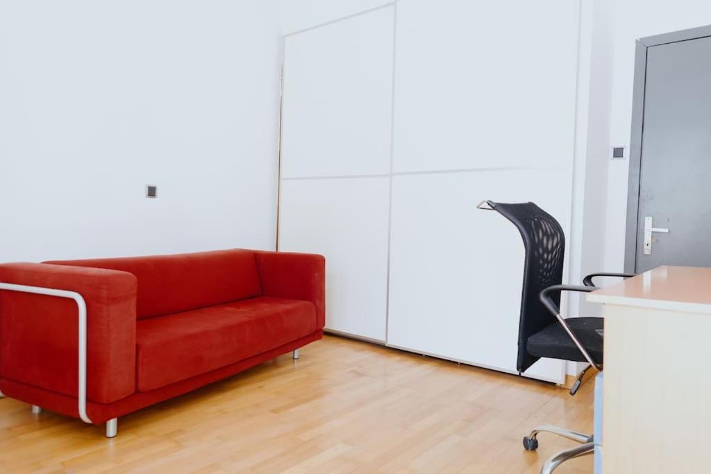 Cosy & Spacious Central Apartment Komotini Bagian luar foto