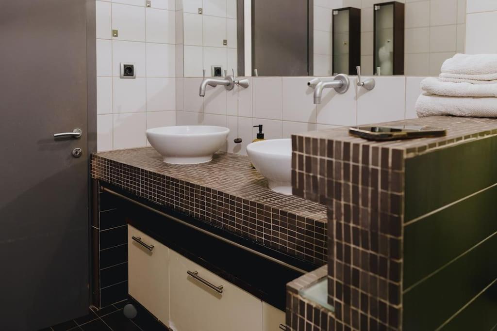 Cosy & Spacious Central Apartment Komotini Bagian luar foto
